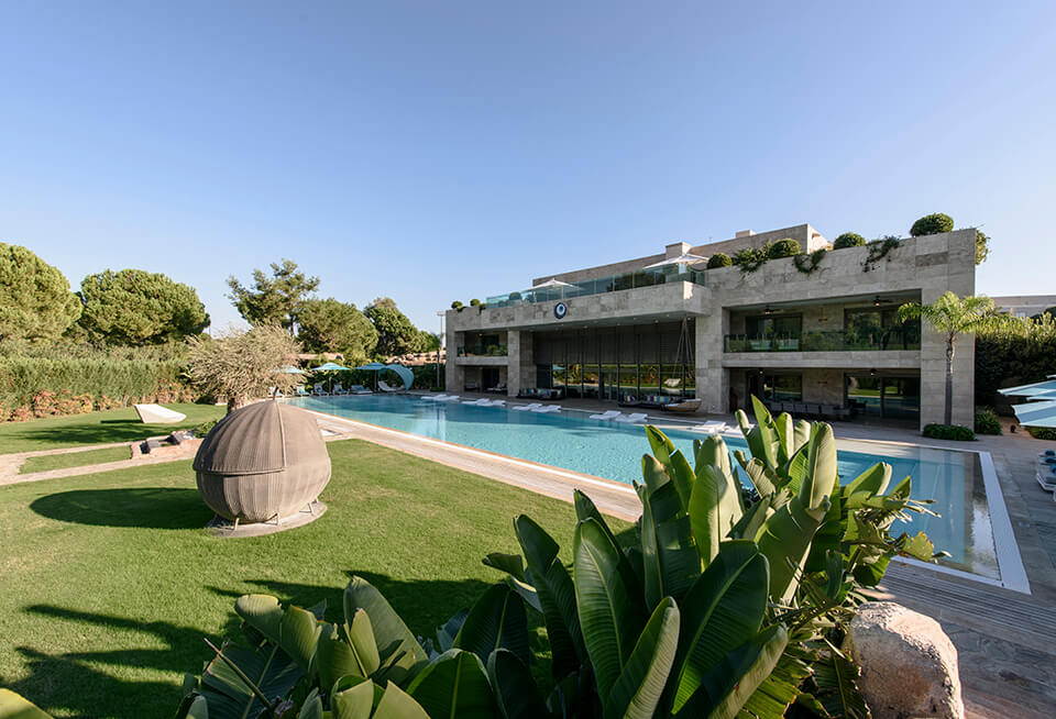 Regnumcarya Crown Villa General View 02