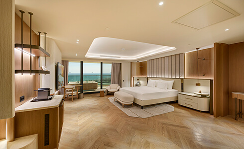 Regnum The Crown Panaromic Suite 6